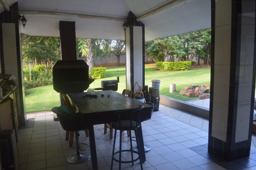 5 Bedroom Property for Sale in Wilkoppies North West